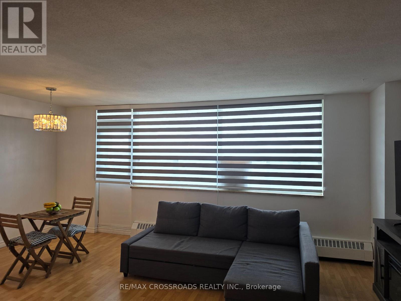 Living and Dining Room - 1004 - 5 Frith Road, Toronto, ON