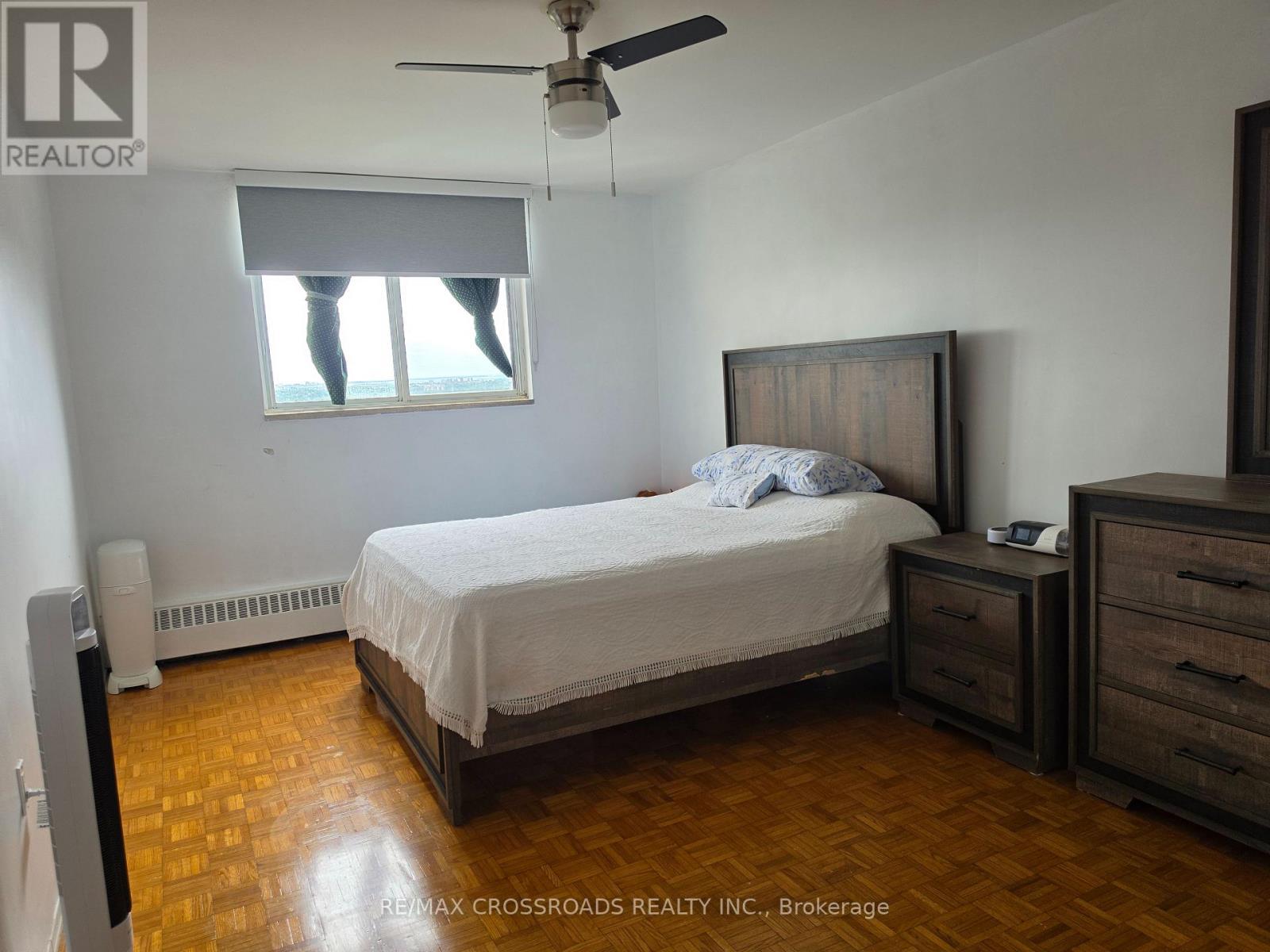Large Bedroom with ample closet space. - 1004 - 5 Frith Road, Toronto, ON