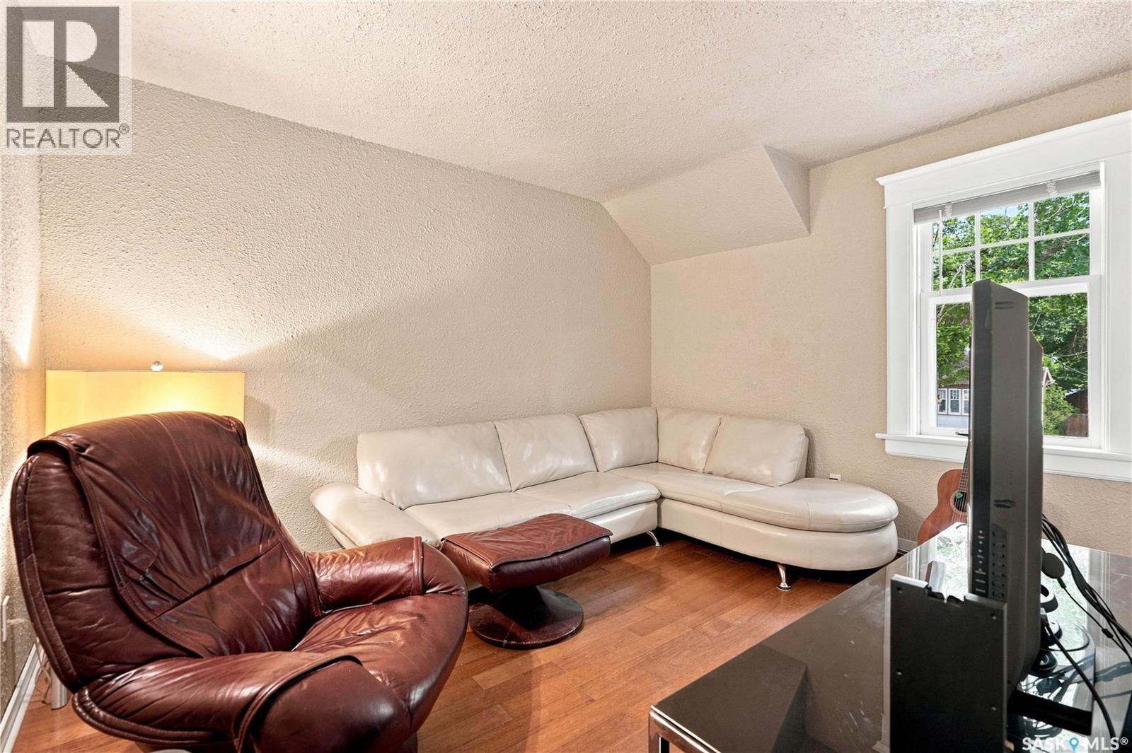 2274 Elphinstone Street, Regina, SK