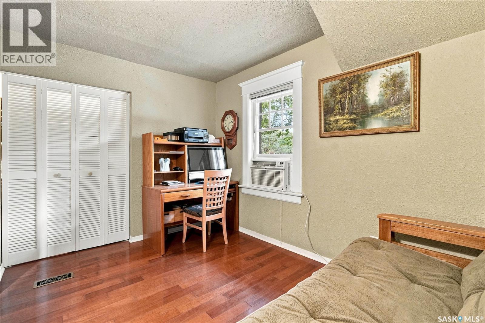 2274 Elphinstone Street, Regina, SK