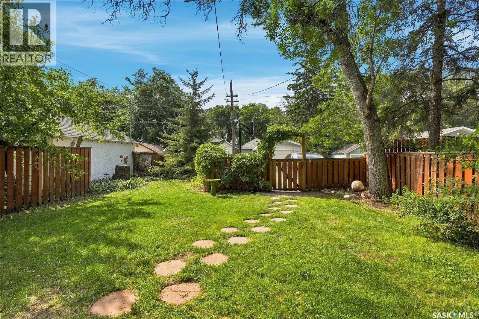 2274 Elphinstone Street, Regina, SK