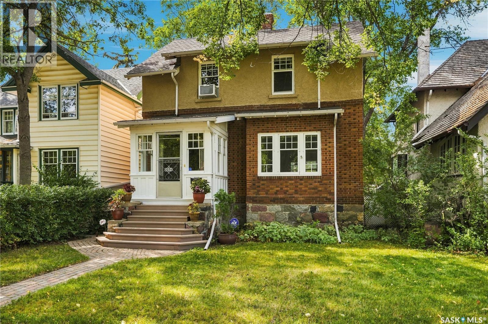 2274 Elphinstone Street, Regina, SK