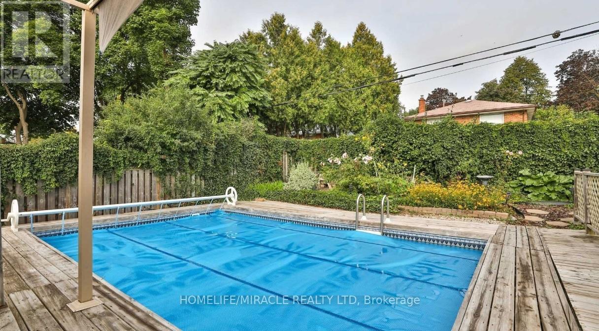 30 Fallowfield Road, Toronto, ON
