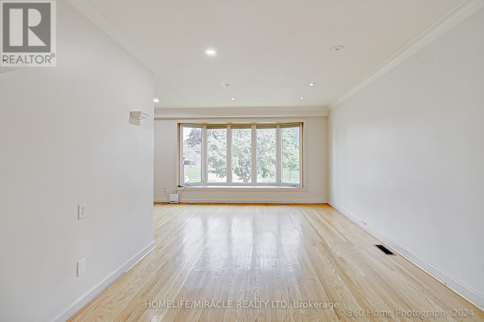 30 Fallowfield Road, Toronto, ON