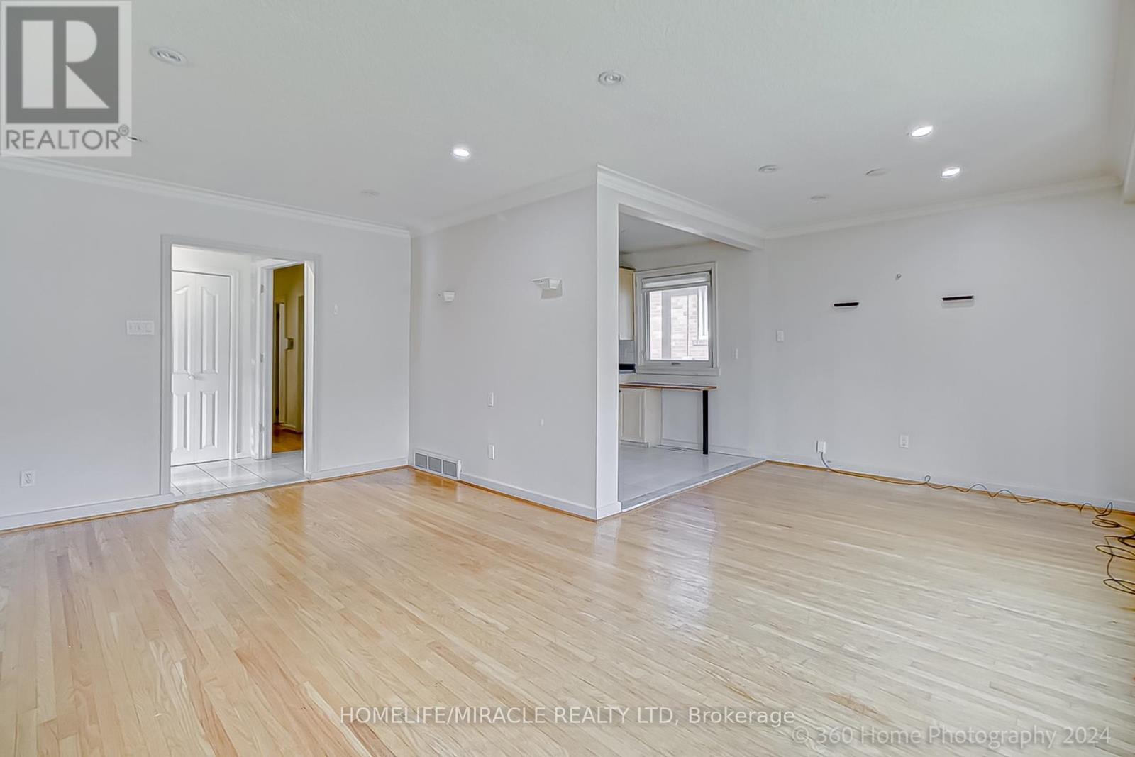 30 Fallowfield Road, Toronto, ON