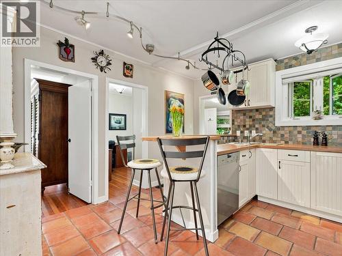 5811 Eagle Island, West Vancouver, BC 