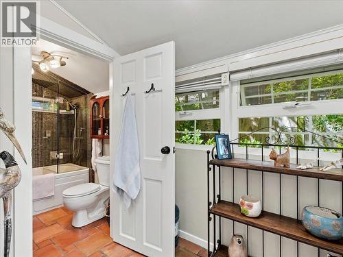5811 Eagle Island, West Vancouver, BC 