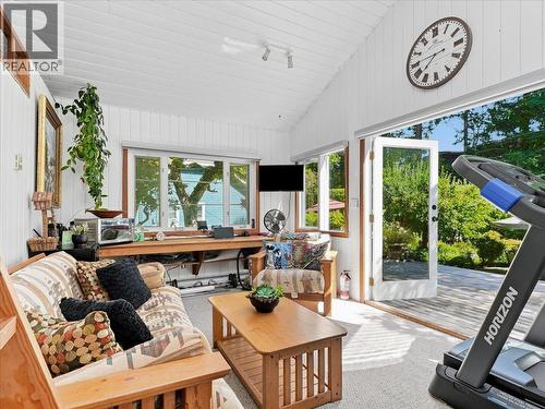 5811 Eagle Island, West Vancouver, BC 