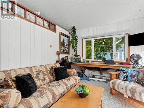 5811 Eagle Island, West Vancouver, BC 