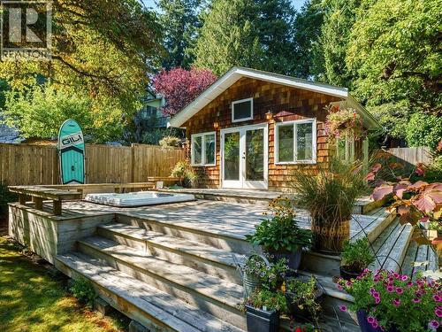 5811 Eagle Island, West Vancouver, BC 