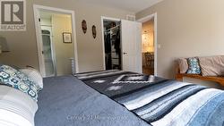 PRIMARY BEDROOM - 