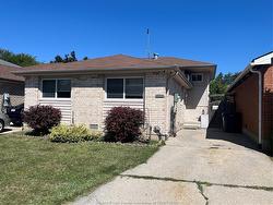 8260 GATESIDE Place Windsor, ON N8S 4N6