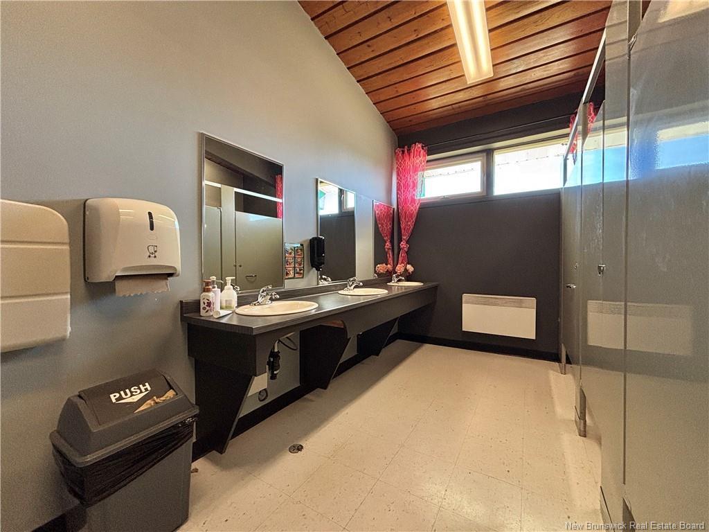 895 St Anne, Bathurst, NB