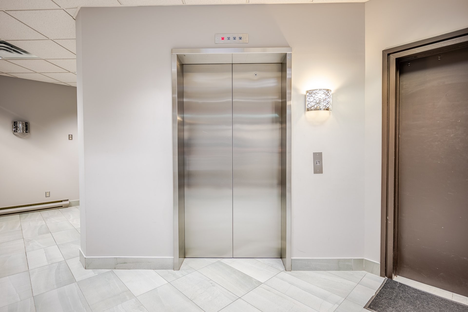 Ascenseur - 400-200 Rue Macdonald, Saint-Jean-Sur-Richelieu, QC