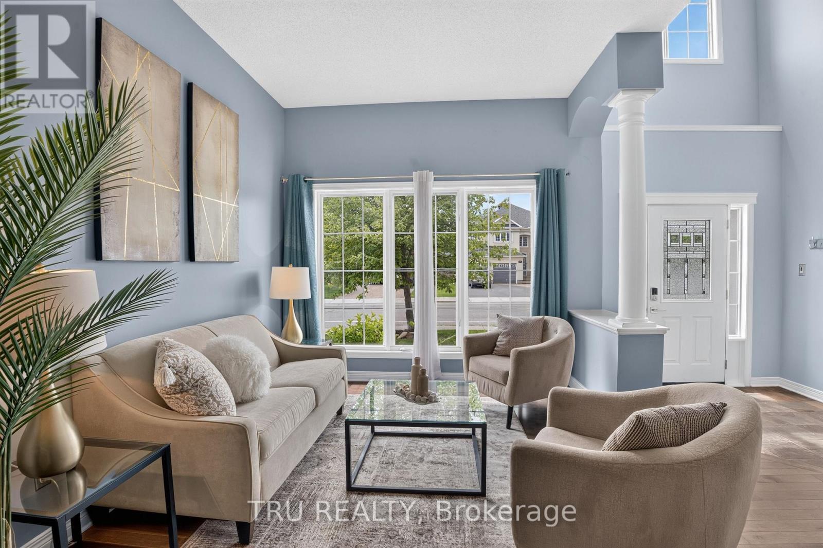 Living Room - could be converted to an office. - 57 Golflinks Drive, Ottawa, ON