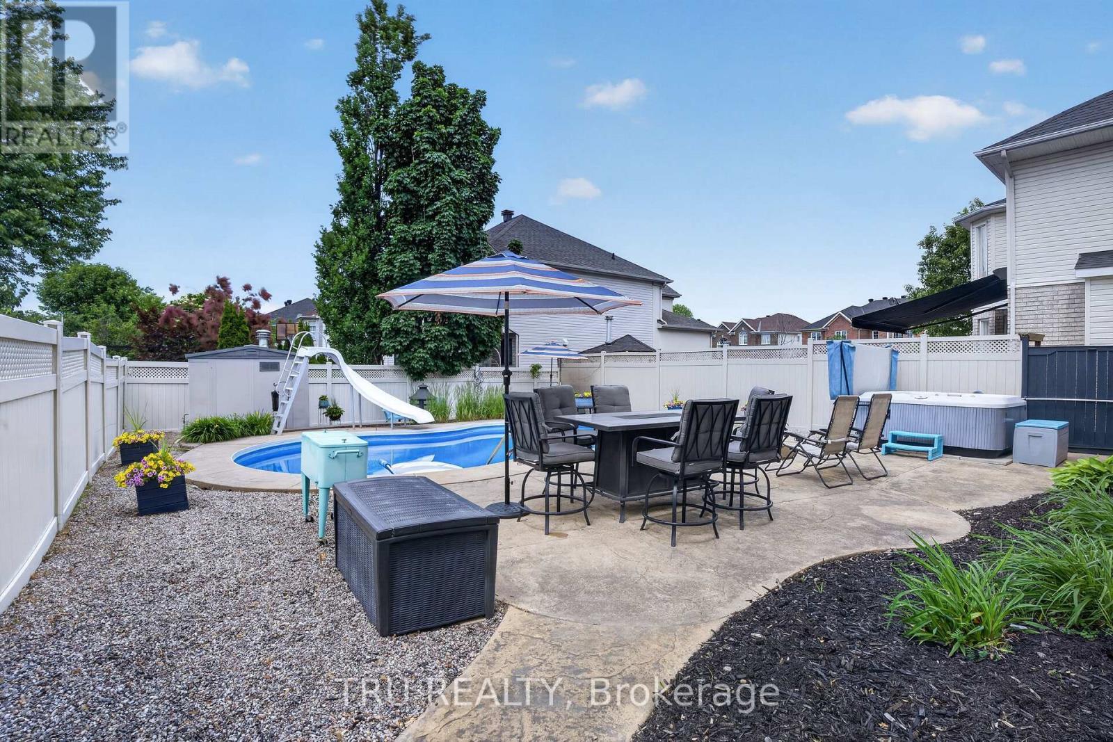 Fire Table included - 57 Golflinks Drive, Ottawa, ON