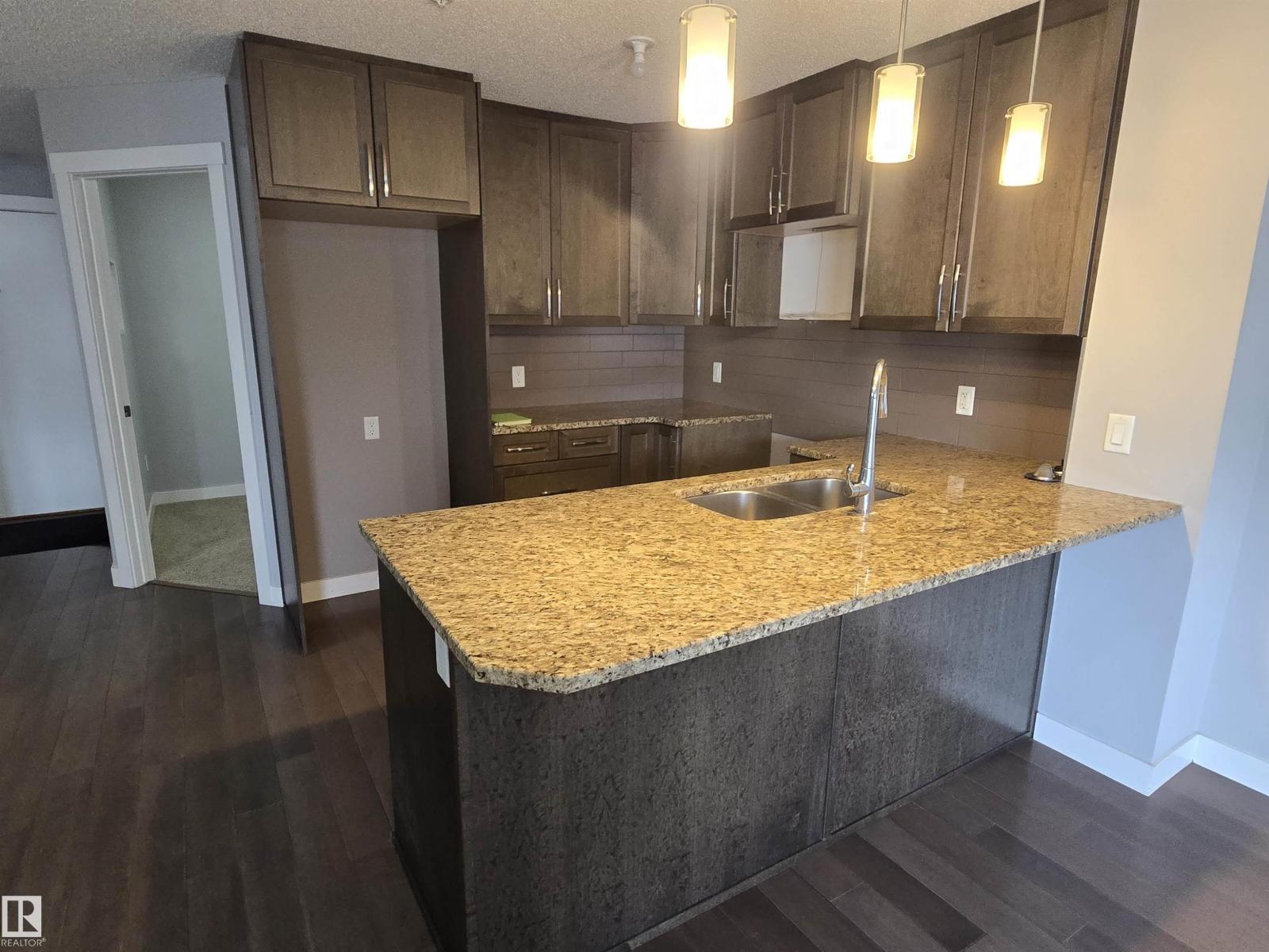 2207 44 Av Nw, Edmonton, AB