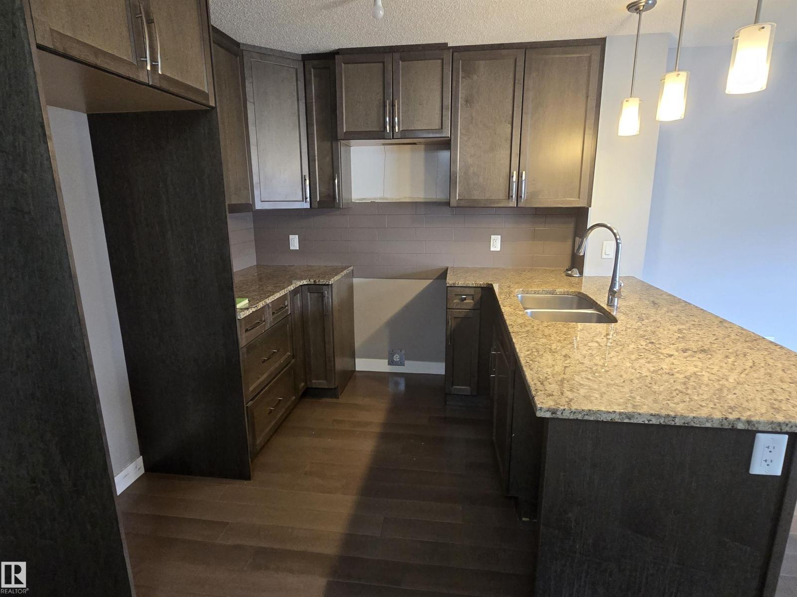 2207 44 Av Nw, Edmonton, AB