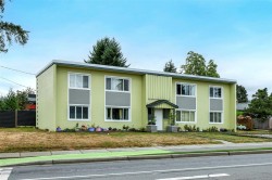 504 17th St Courtenay, BC V9N 1Y8