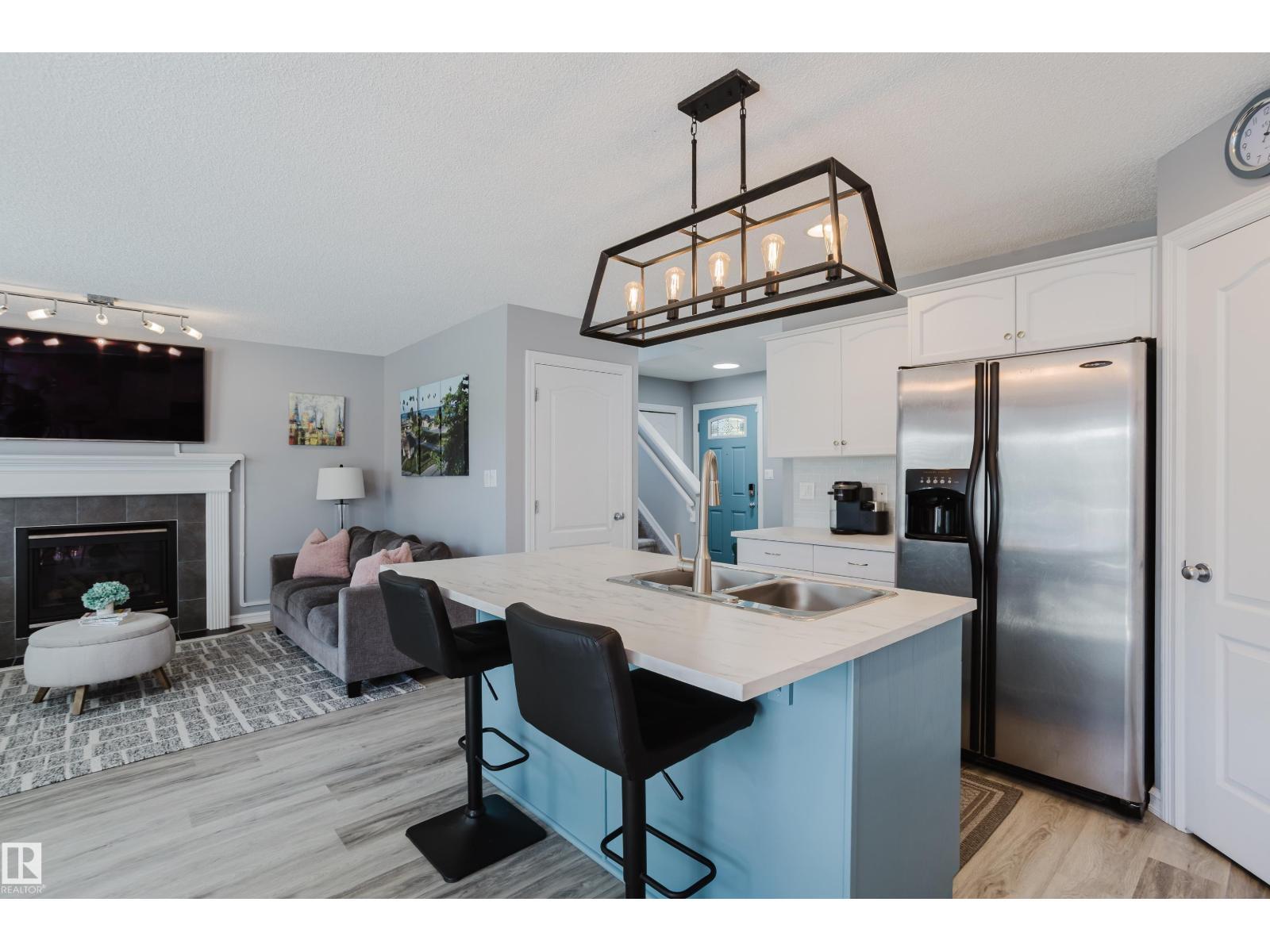 8307 6 Av Sw, Edmonton, AB