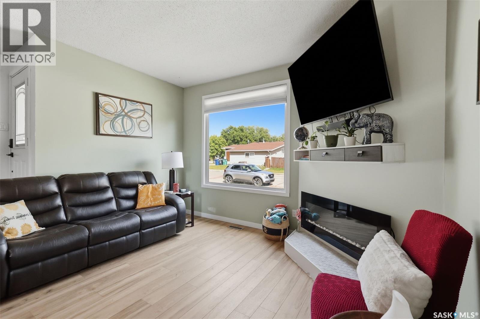 334 Needham Crescent, Saskatoon, SK