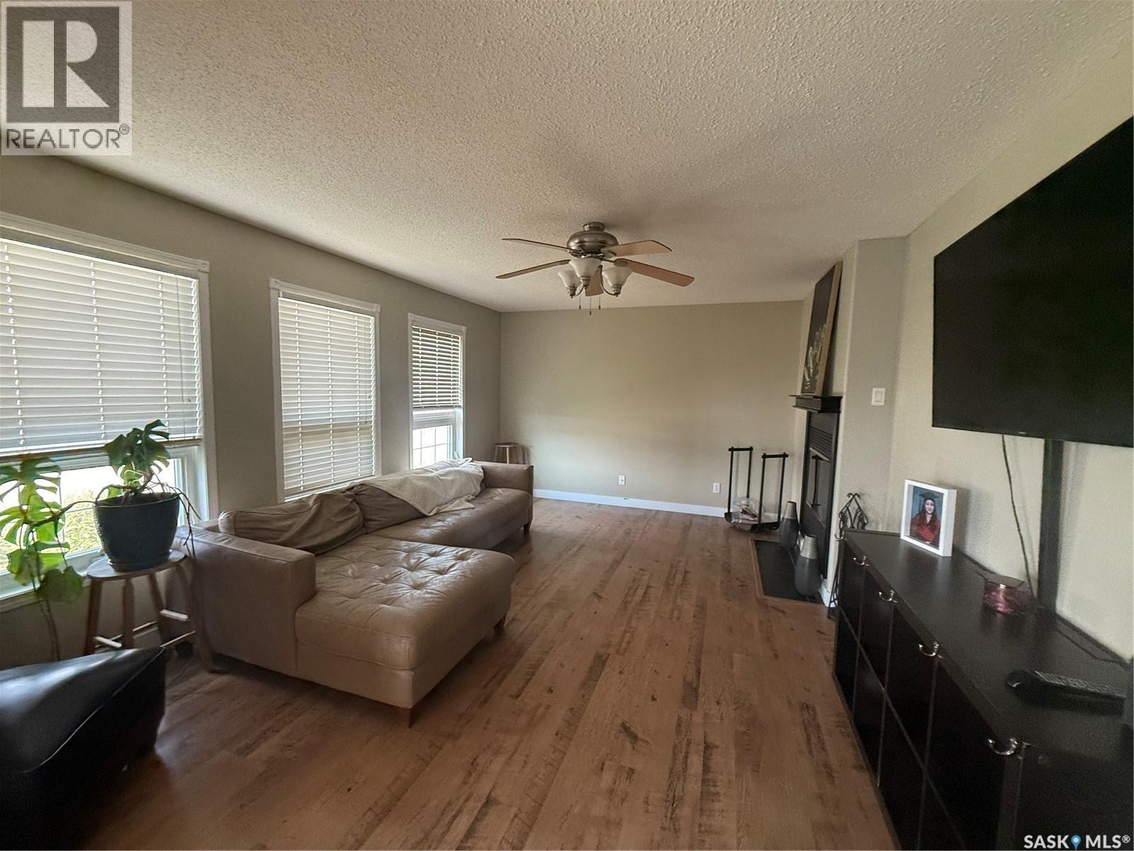 6 Shaw Place, Assiniboia, SK