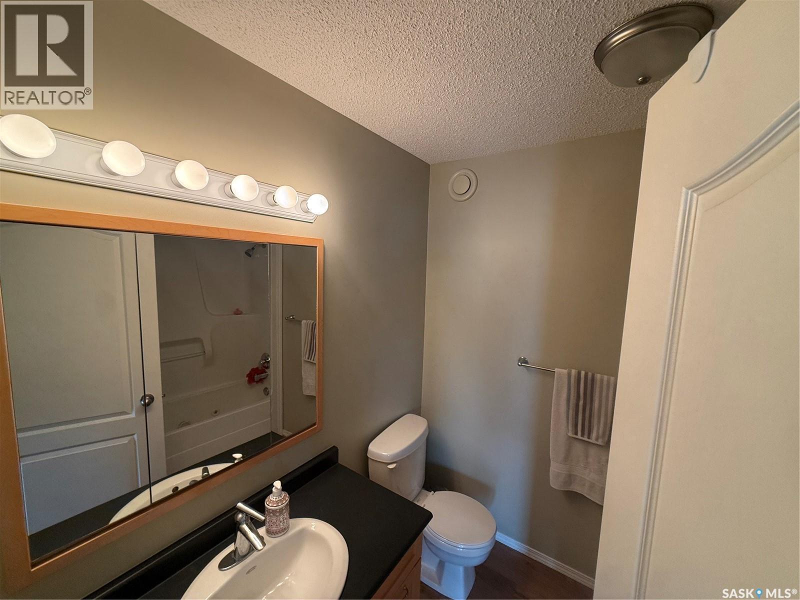 6 Shaw Place, Assiniboia, SK
