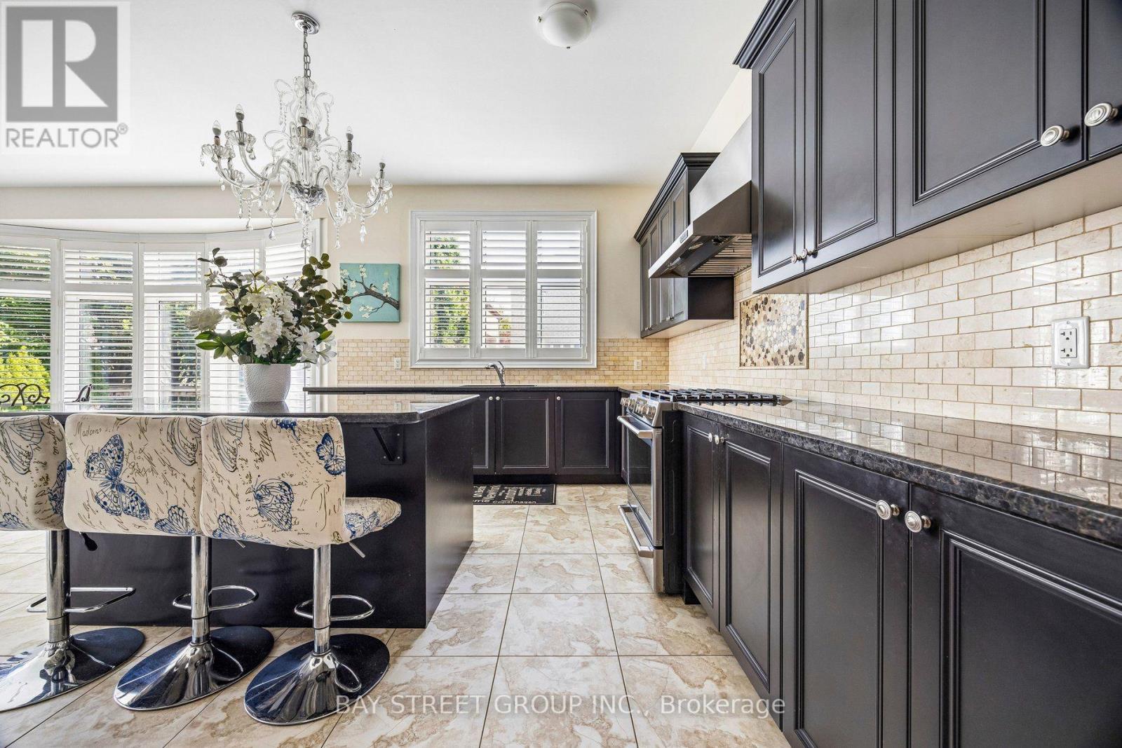 Kitchen - 39 Harley Drive, Vaughan, ON