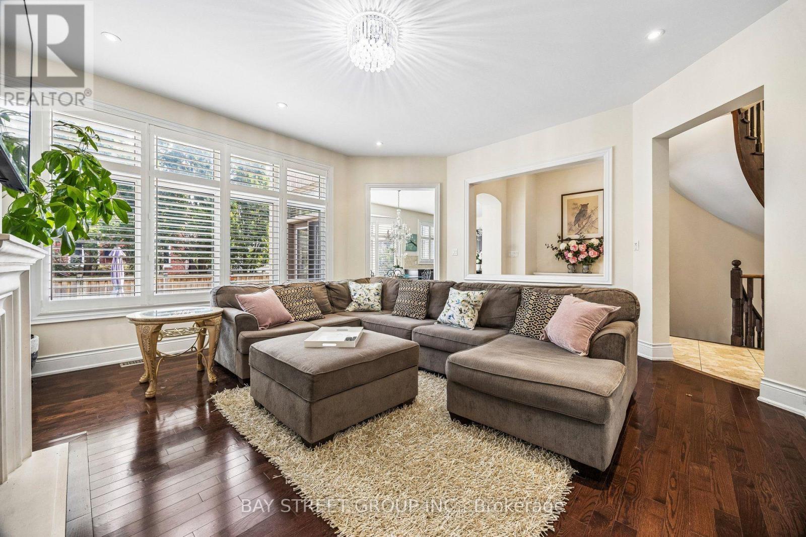 Family Great Room - 39 Harley Drive, Vaughan, ON