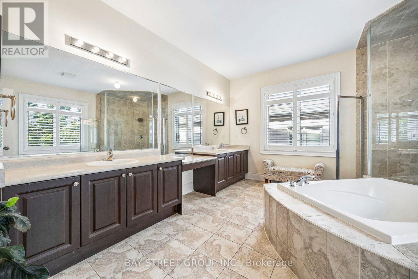 Primary Ensuite - 39 Harley Drive, Vaughan, ON