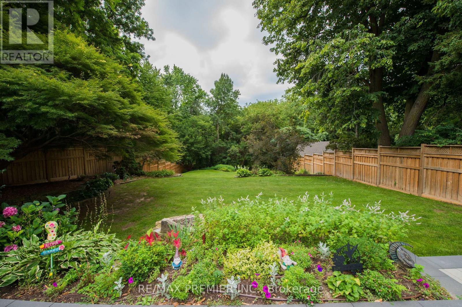 2064 Dickson Road, Mississauga, ON
