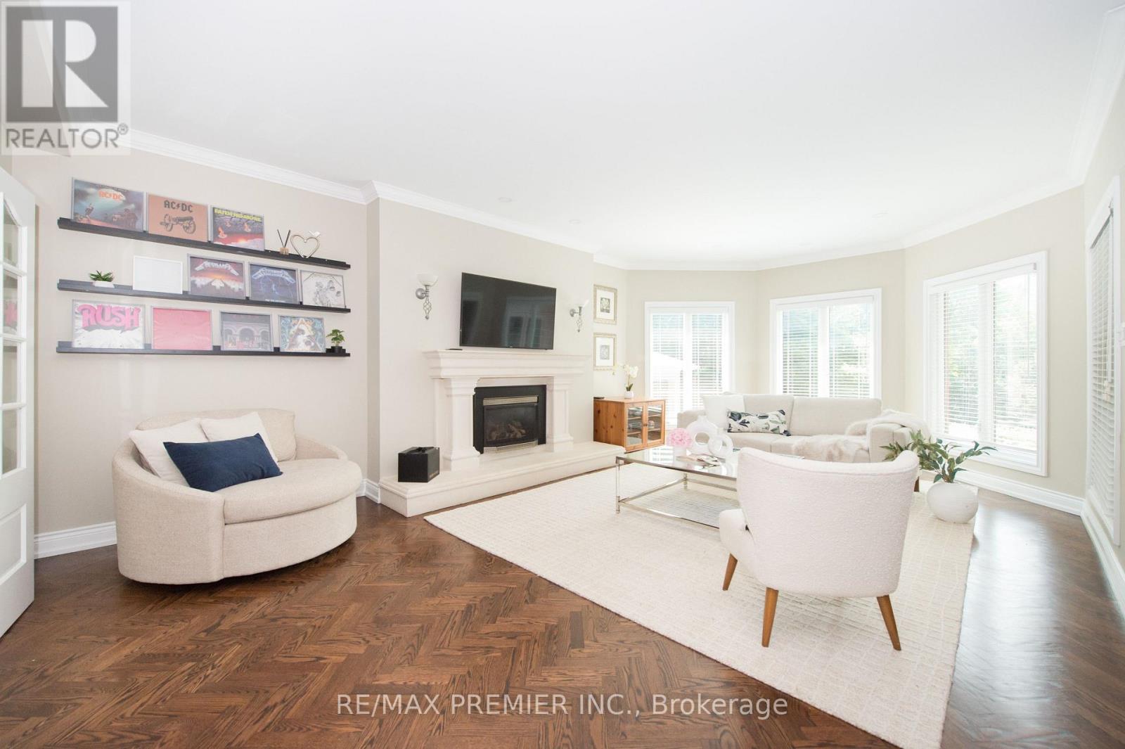 2064 Dickson Road, Mississauga, ON
