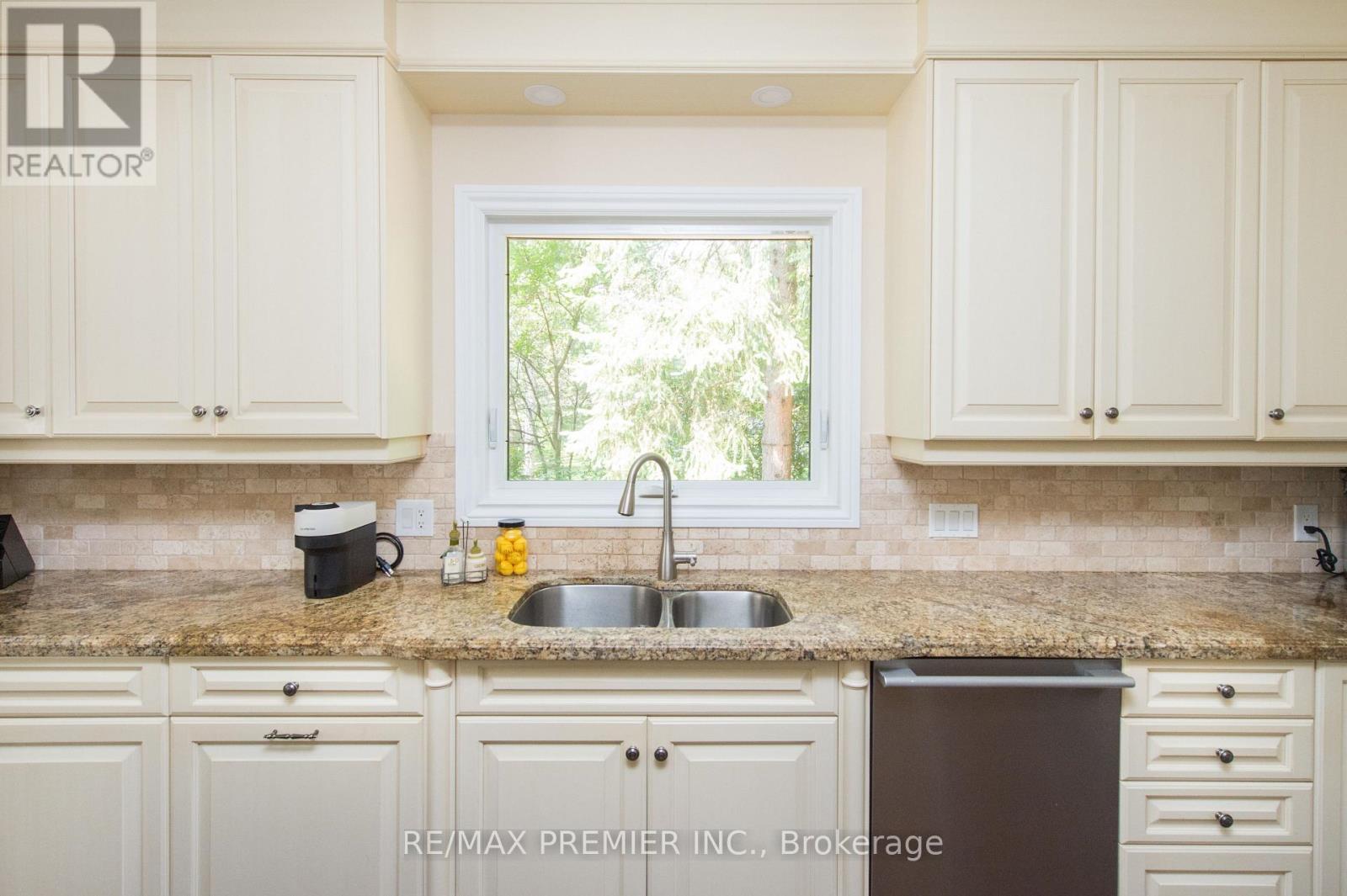 2064 Dickson Road, Mississauga, ON