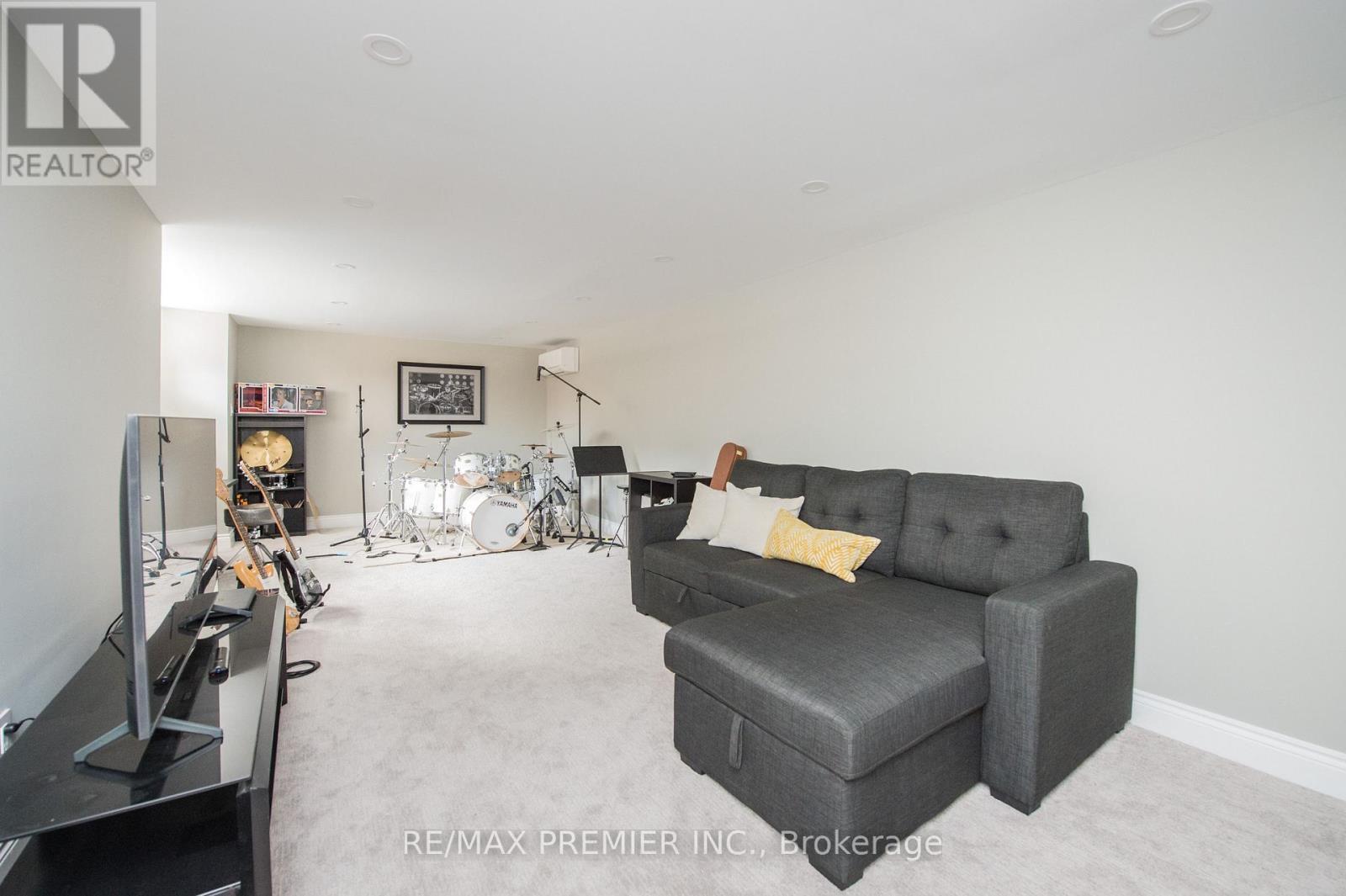 2064 Dickson Road, Mississauga, ON