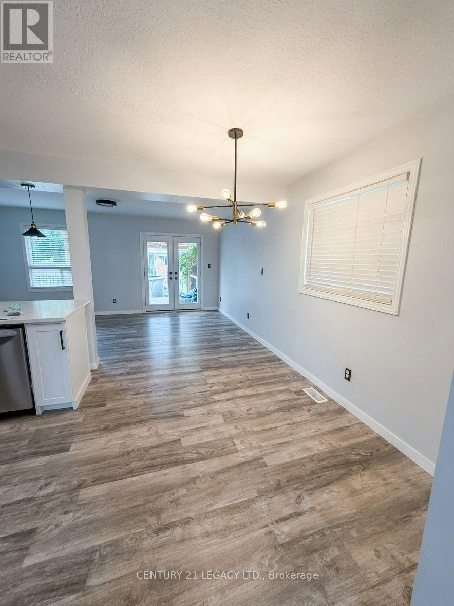 34 Mountain Laurel Crescent, Kitchener, ON