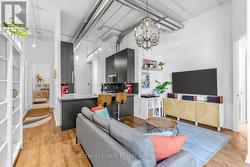 410 - 380 MACPHERSON AVENUE N Toronto, ON M4V 3E3