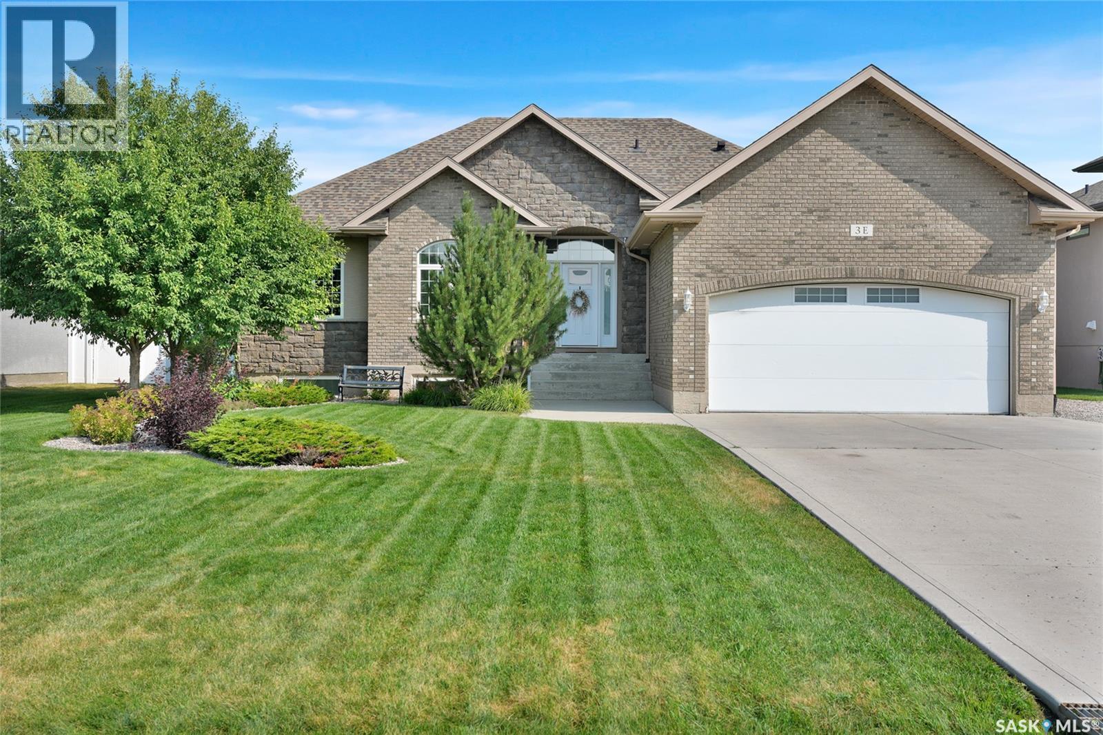 3 Lott Road E, White City, SK