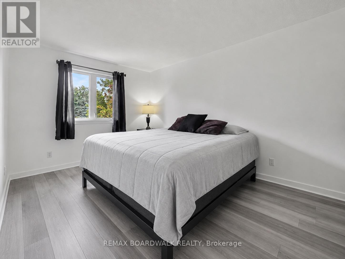 Bed 3 - 314 Valade Crescent, Ottawa, ON
