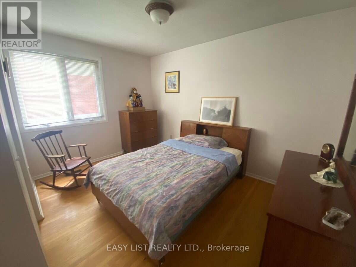 2154 Dutton Crescent, Ottawa, ON