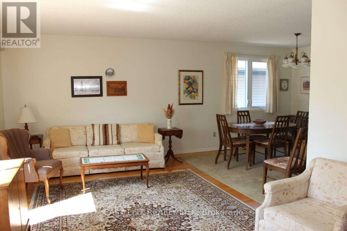 2154 Dutton Crescent, Ottawa, ON