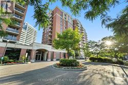 PH2 - 75 KING WILLIAM CRESCENT Richmond Hill, ON L4B 0C1