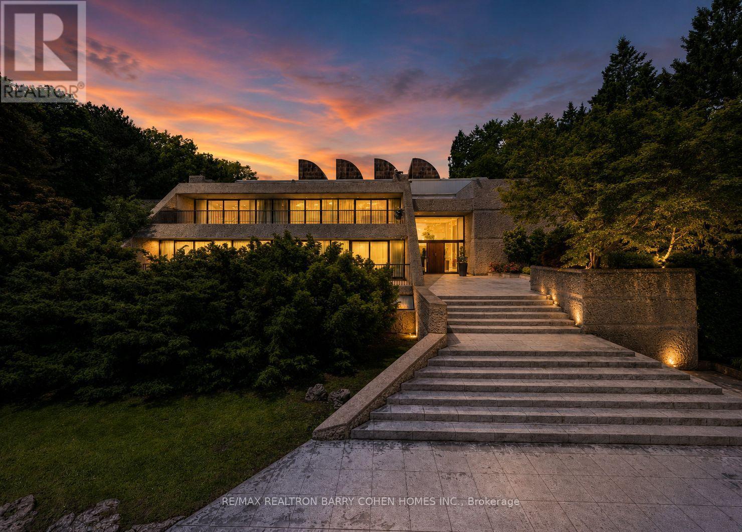 30 High Point Road, Toronto, ON