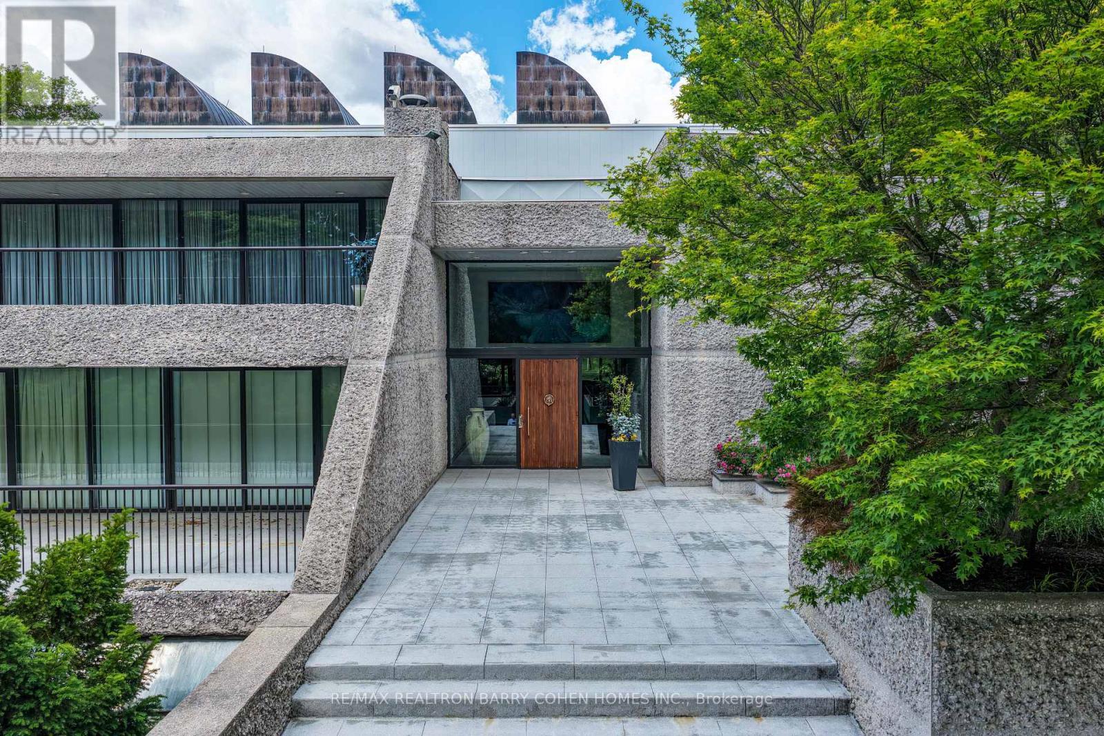 30 High Point Road, Toronto, ON