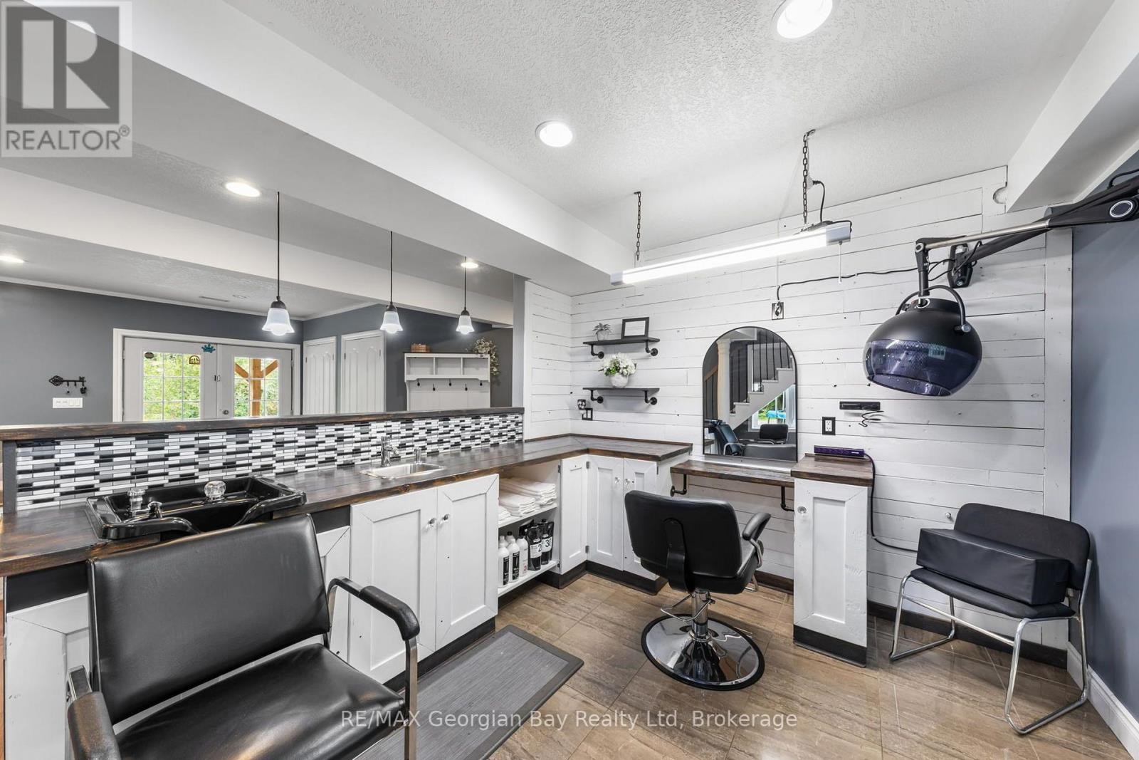2384 Whetham Road, Springwater, ON