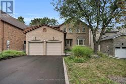 95 GILBANK DRIVE Aurora, ON L4G 5E2