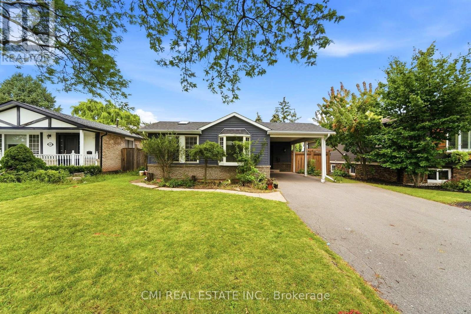 677 Lomond Crescent, Burlington, ON