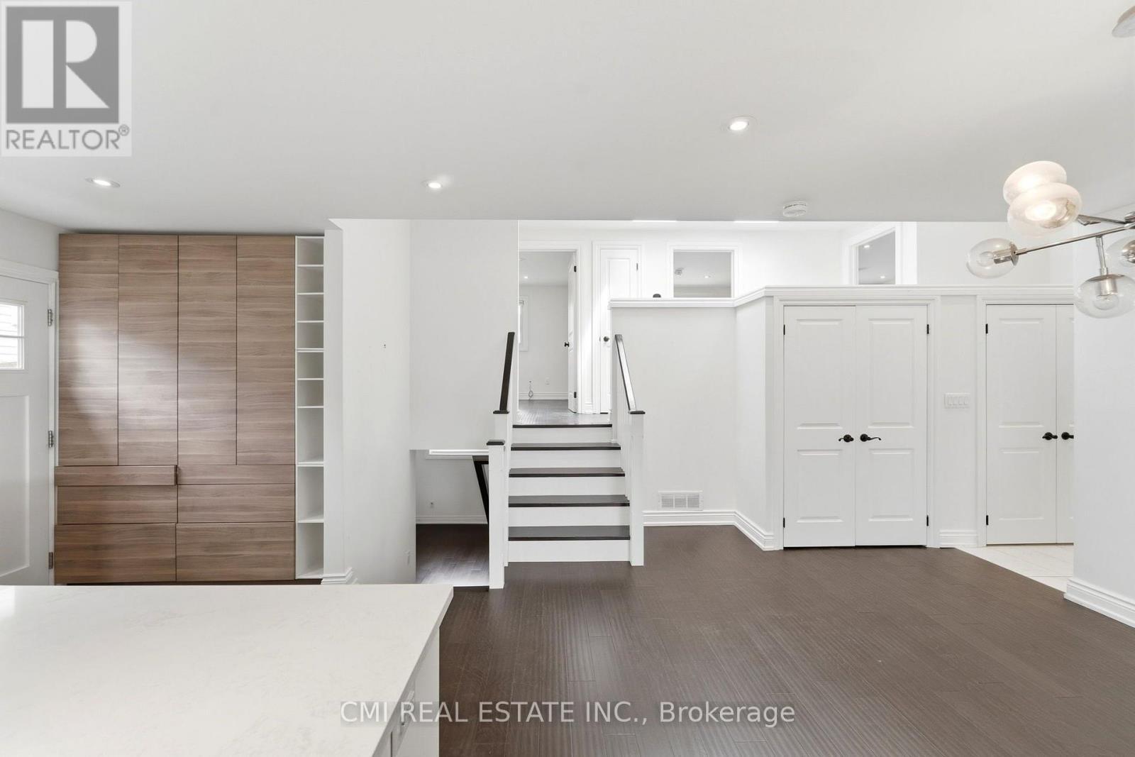 677 Lomond Crescent, Burlington, ON