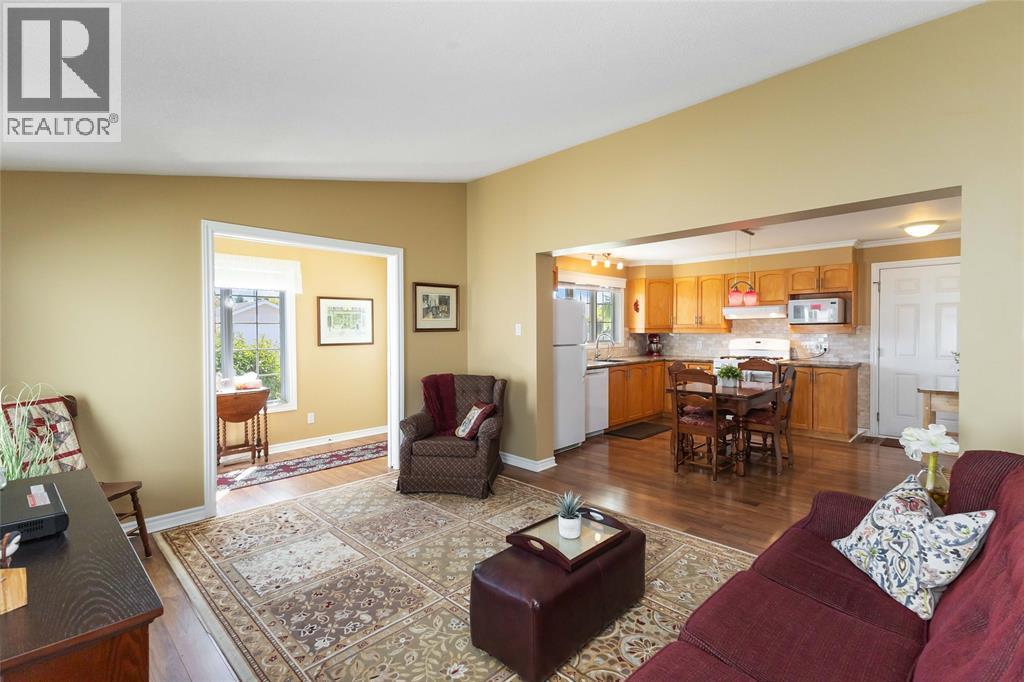 458 Richard Crescent, Strathroy, ON