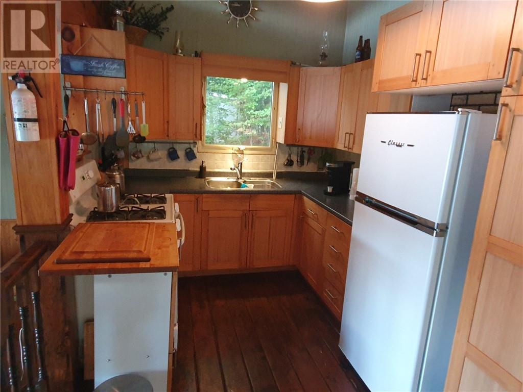 13 Tyson Lake, Killarney, ON