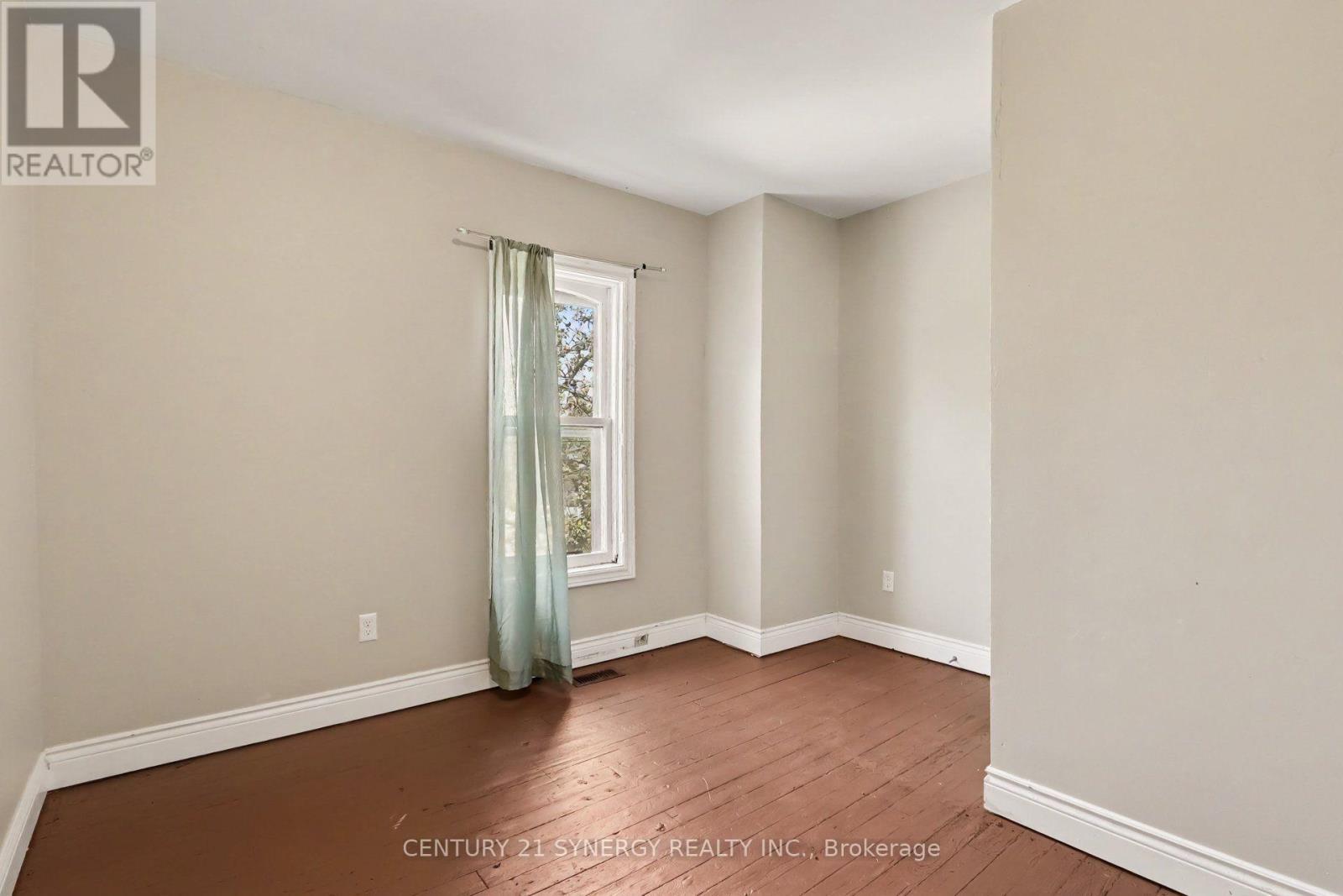 37 Smiths Falls Avenue, Smiths Falls, ON